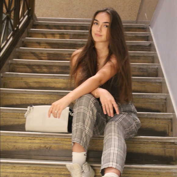 Meet your Posher, Meagan - Picture 4 of 16